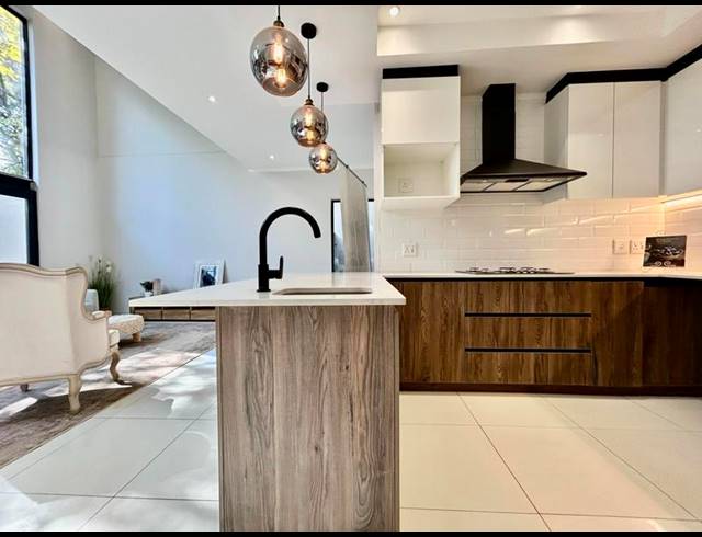 4 BEDROOM DUPLEX FOR SALE IN BRYANSTON